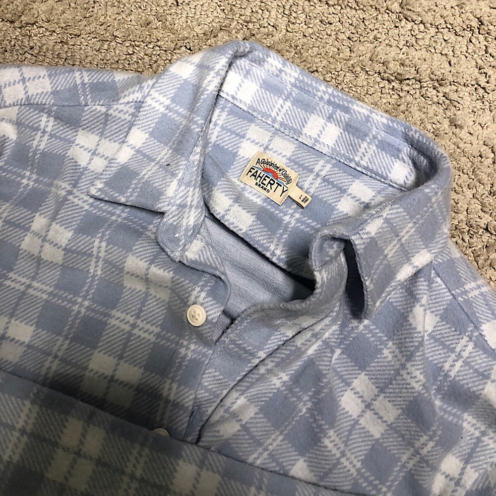 Faherty flannel light blue, very stretchy and soft